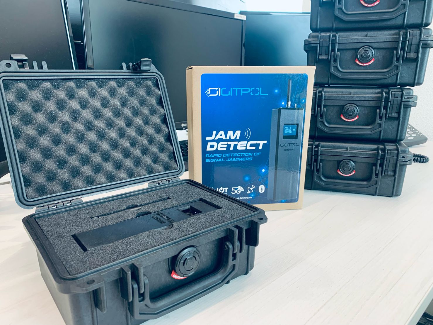 GSM-jammer-finder GSM-jammer-finder